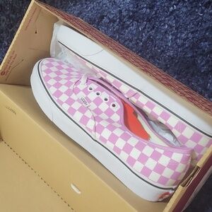 NIB/NWT Orchid Checkerboard Vans Authentic